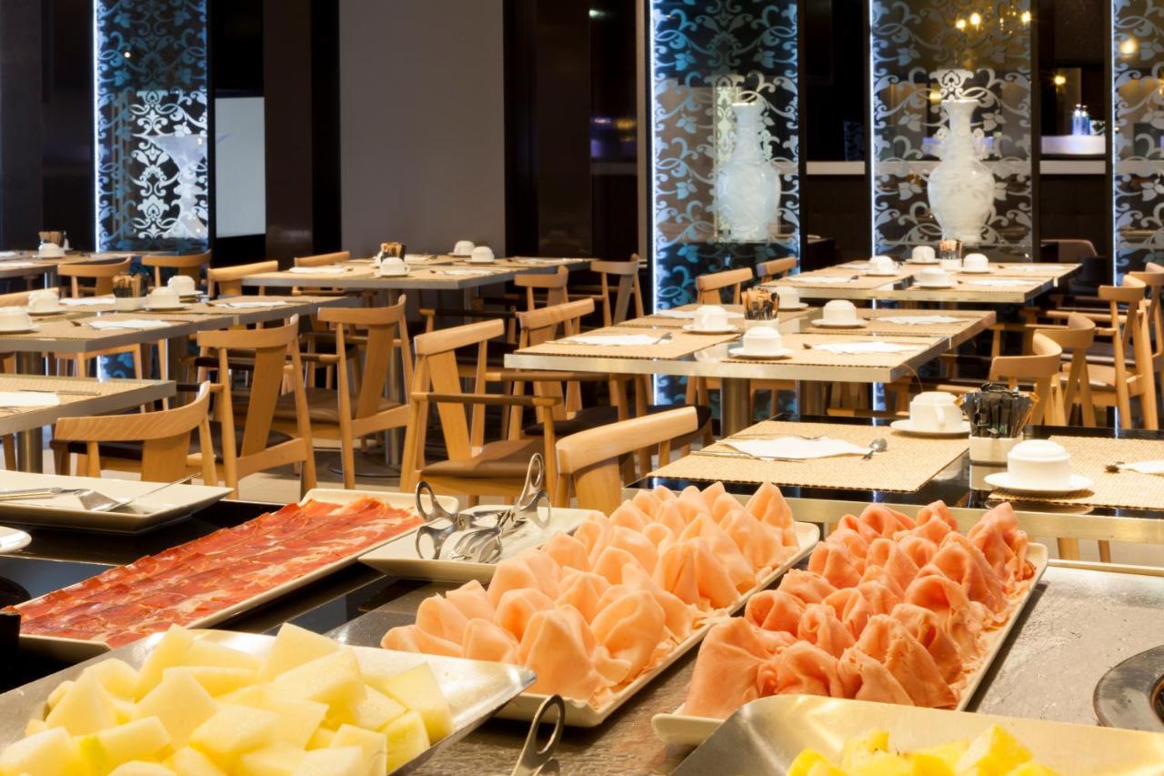 Porcel Torneo Hotell Sevilla Exteriör bild